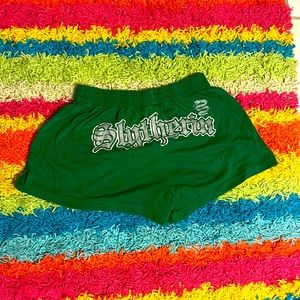 Slytherin shorts wizaring world of Harry Potter green 07 size small